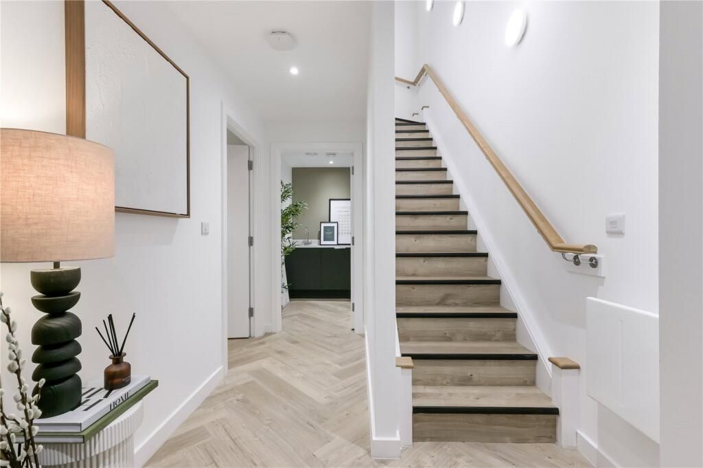 Property photo 3 of 7 Gallery