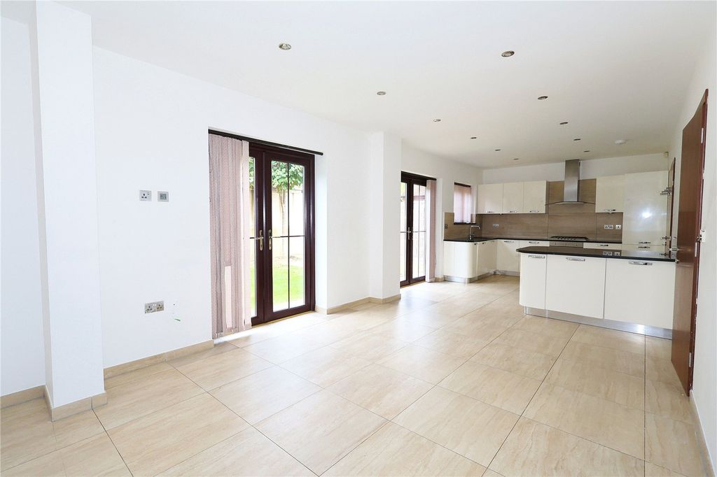 Property photo 3 of 15 Picture No. 25