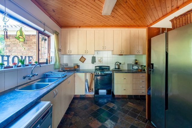 Property photo 2 of 25