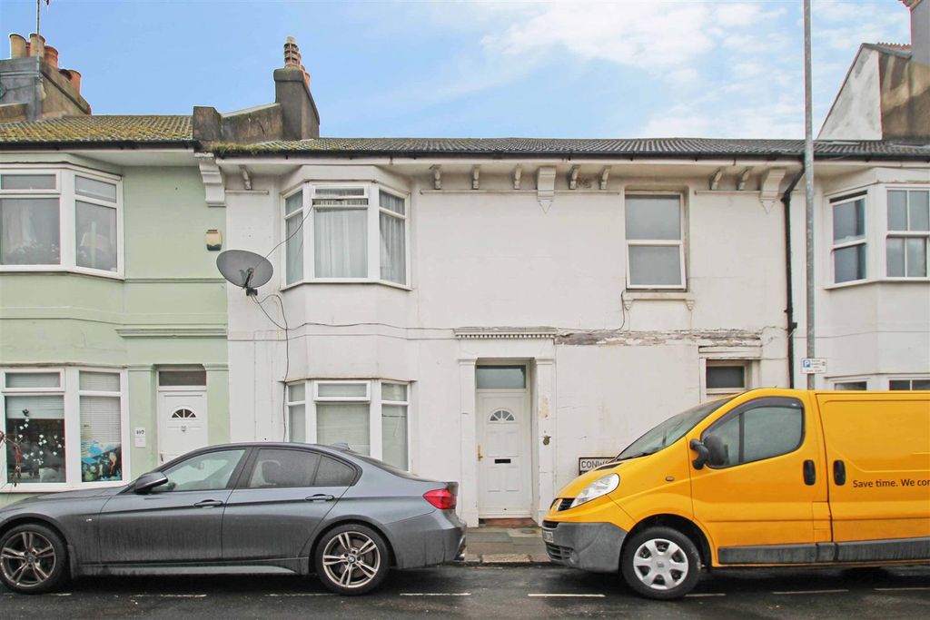 Property photo 1 of 8 Conway Street