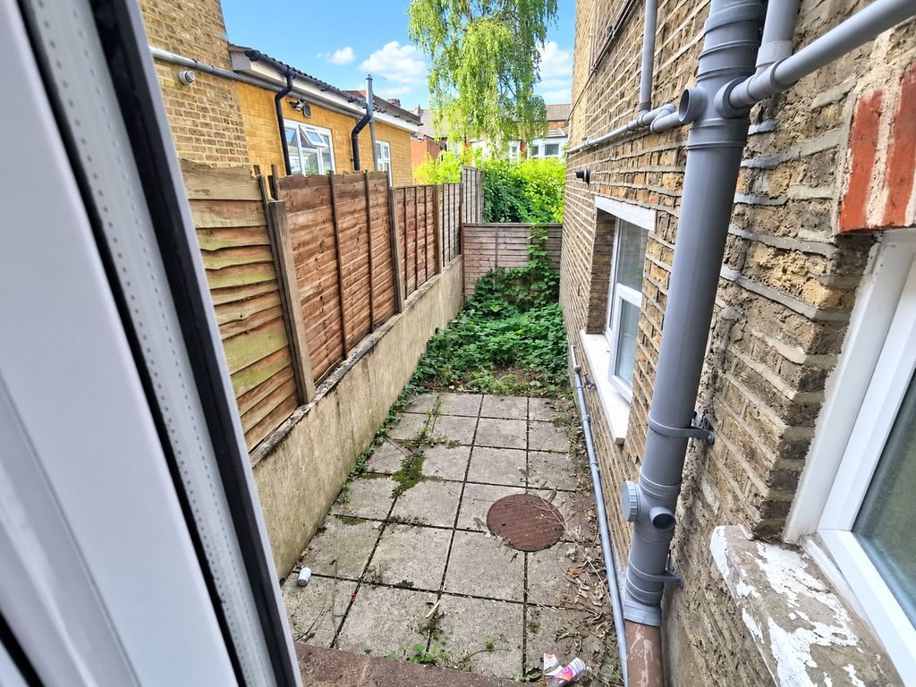 Property photo 3 of 7 Picture No. 16