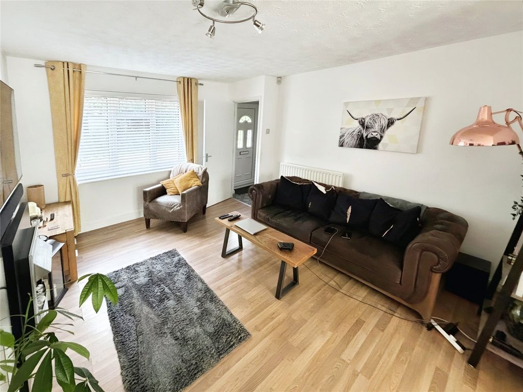 Property photo 2 of 13 Picture No. 17