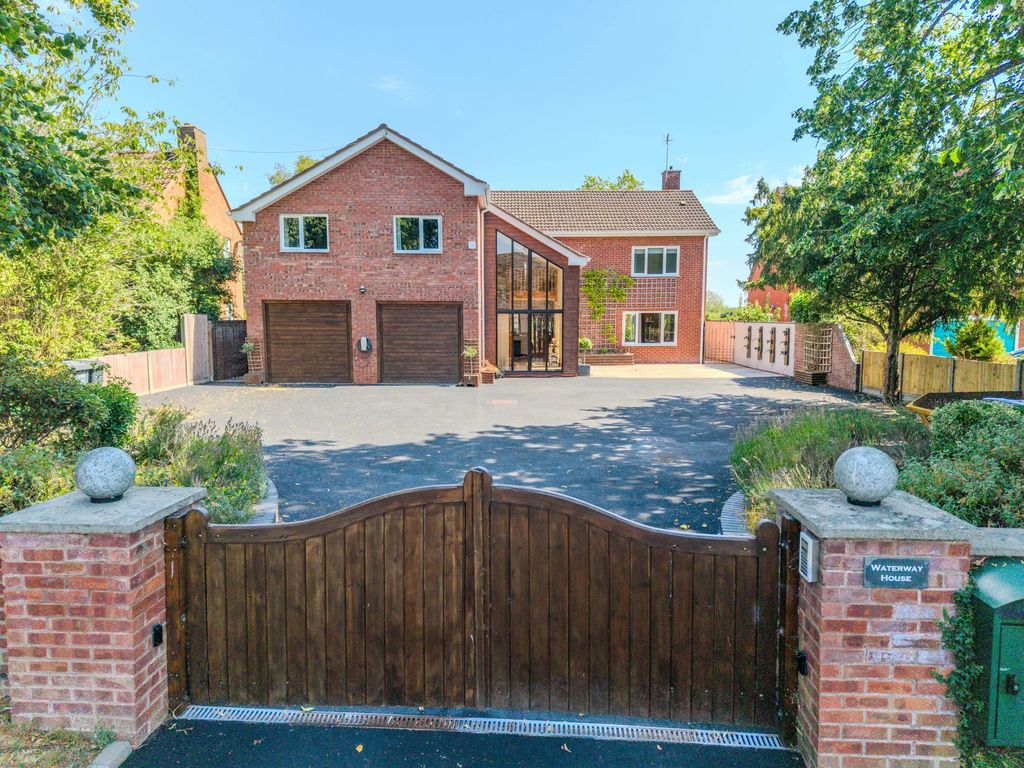 Property photo 1 of 25