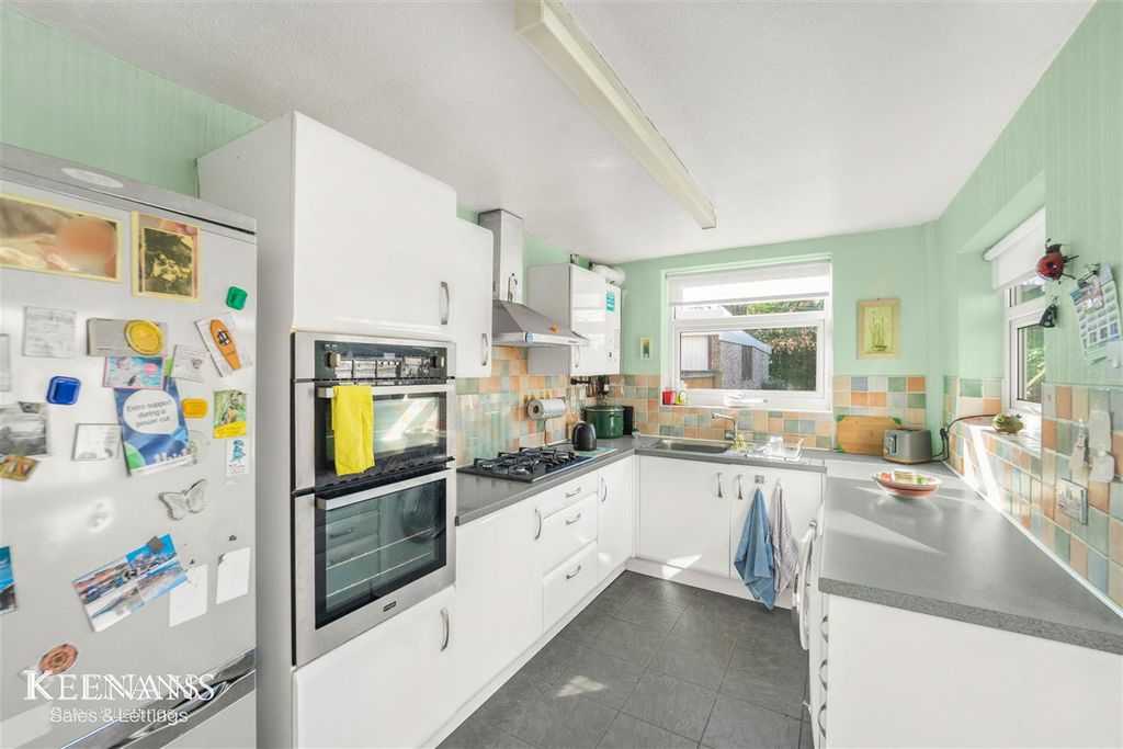 Property photo 3 of 39 Hopwood Personal2.Jpg