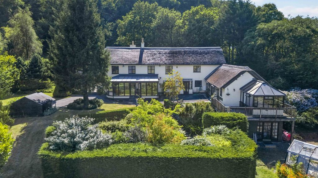 8 bed detached house for saleLlangain, Carmarthen SA33