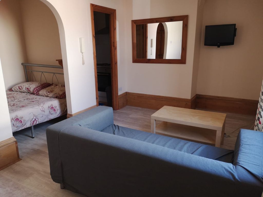 Property photo 2 of 5