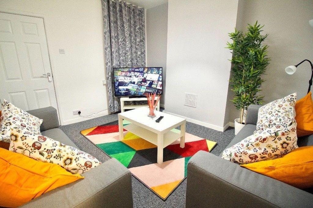 Property photo 2 of 9