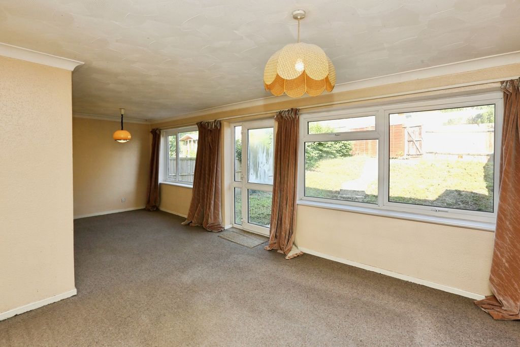 Property photo 3 of 12 Pbox-Img.Jpg