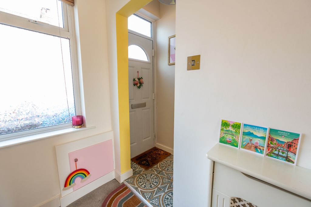 Property photo 2 of 23