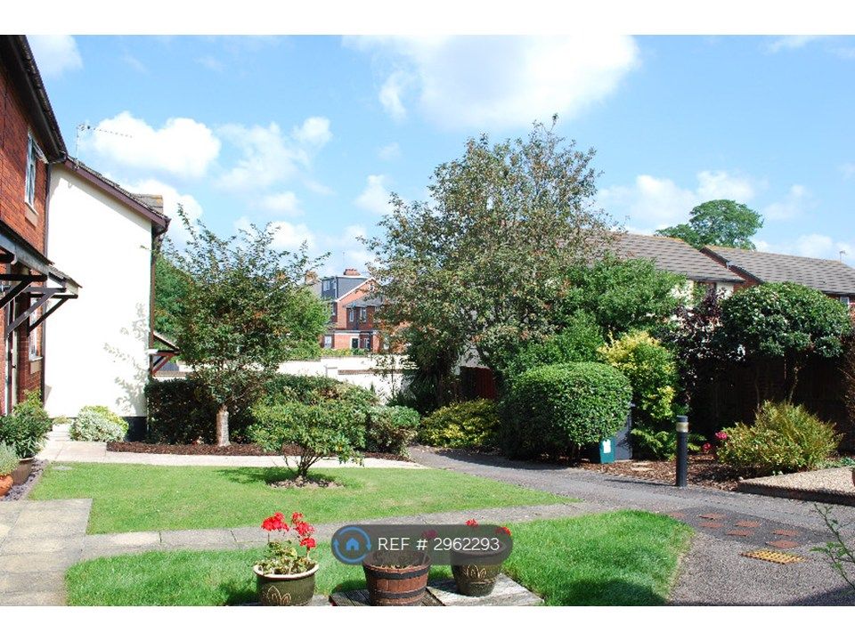 Property photo 2 of 33 Front Courtyard