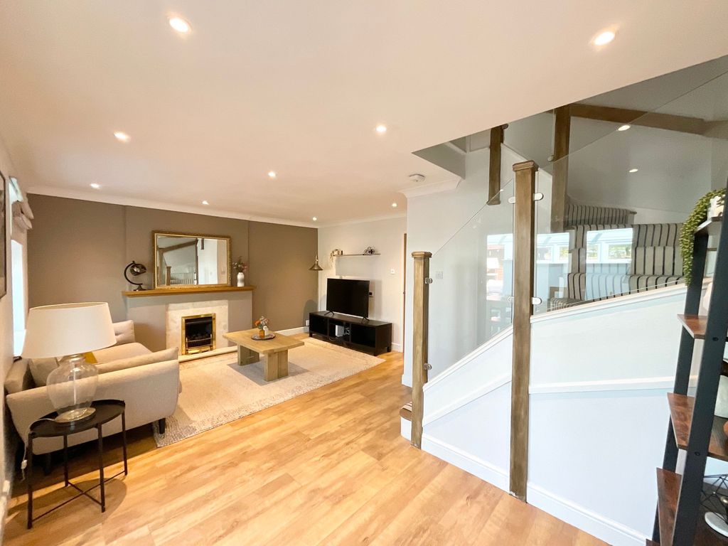 Property photo 2 of 21