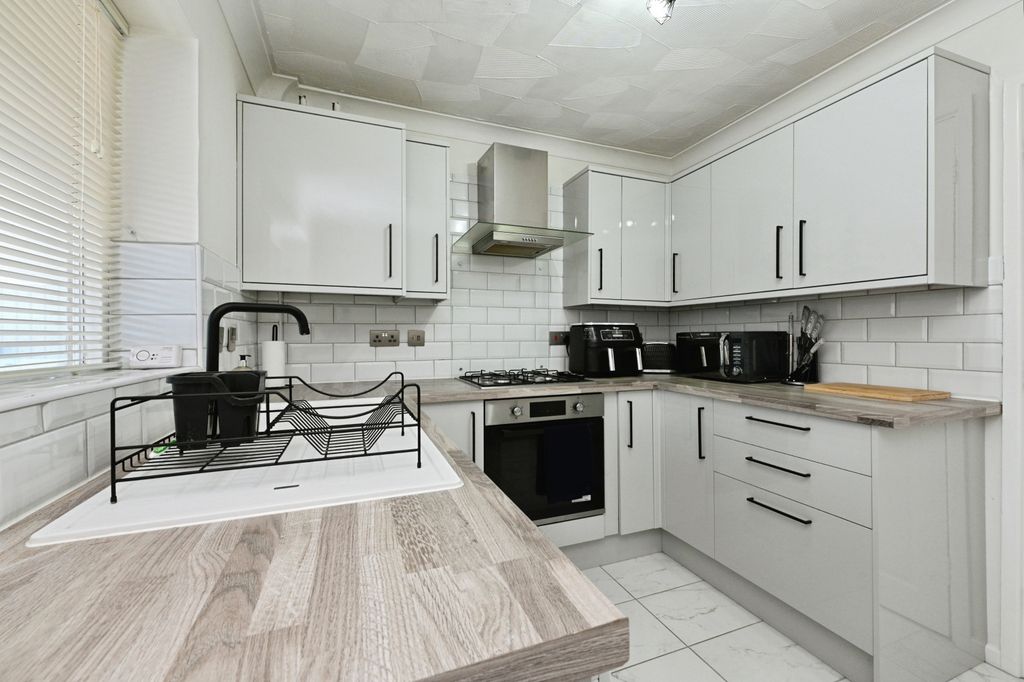 Property photo 2 of 19 29017