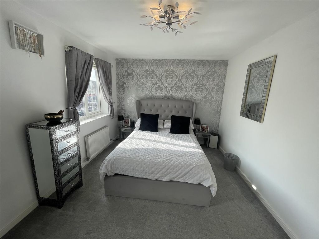 Property photo 3 of 16 49 iv 10.Jpeg