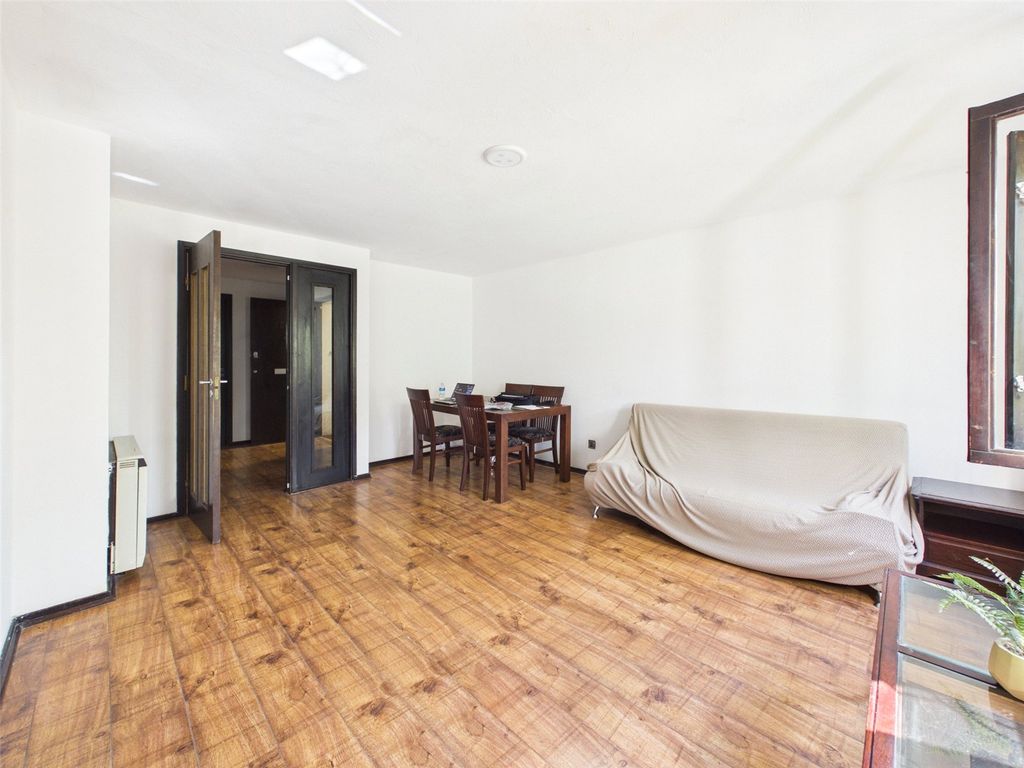 Property photo 2 of 7 Picture 2