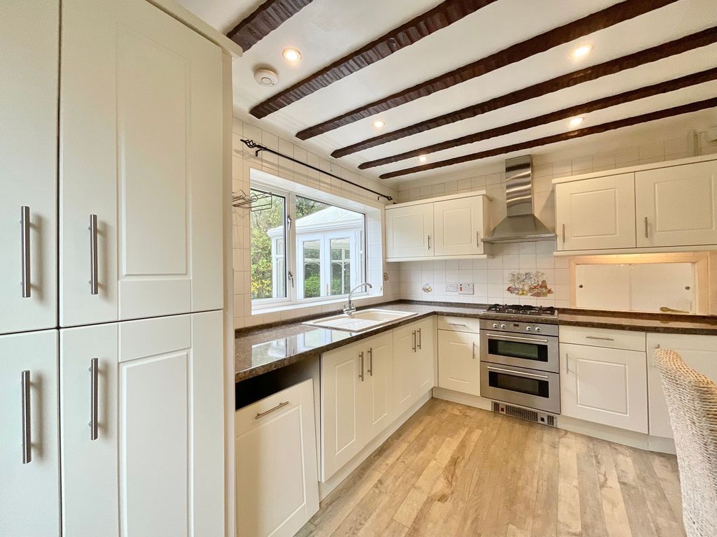 Property photo 3 of 27