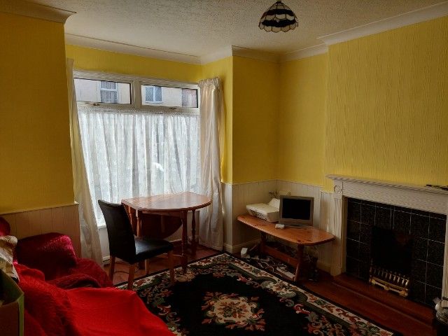Property photo 3 of 11 Lounge
