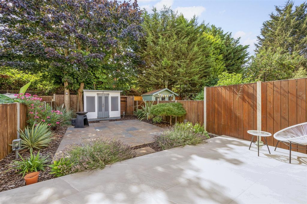 Property photo 3 of 17 6 Southdown Road,12.Jpg