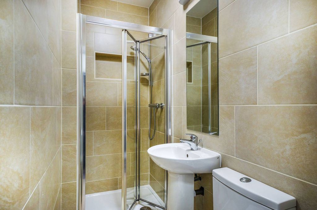 Property photo 3 of 4