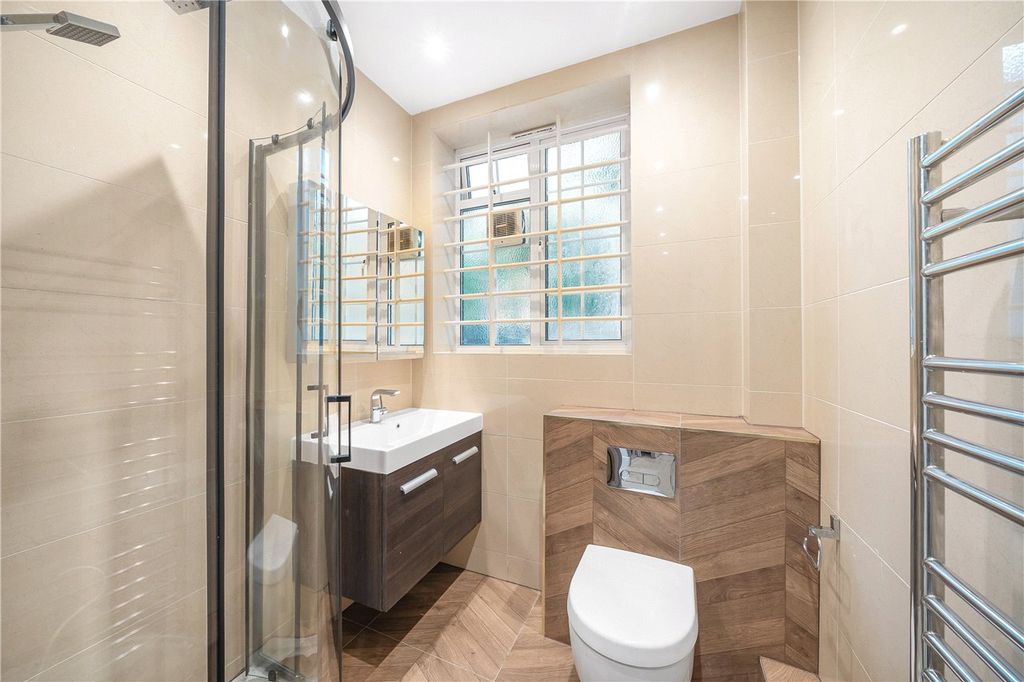 Property photo 3 of 16 Bathroom