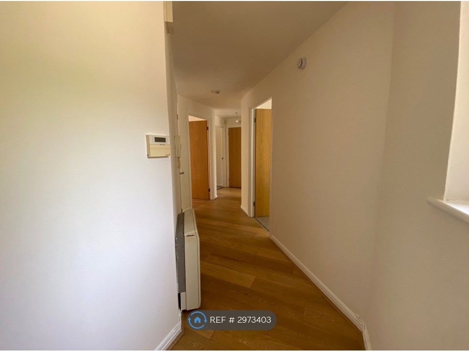 Property photo 2 of 10 Hallway