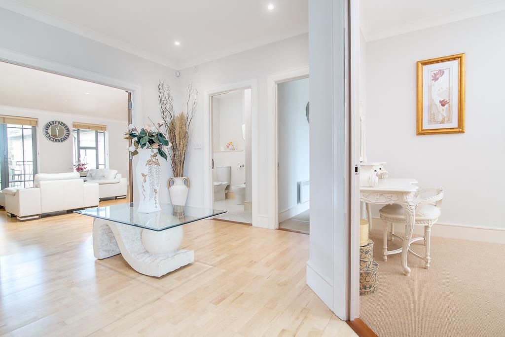 Property photo 3 of 19 Small-13.Jpg