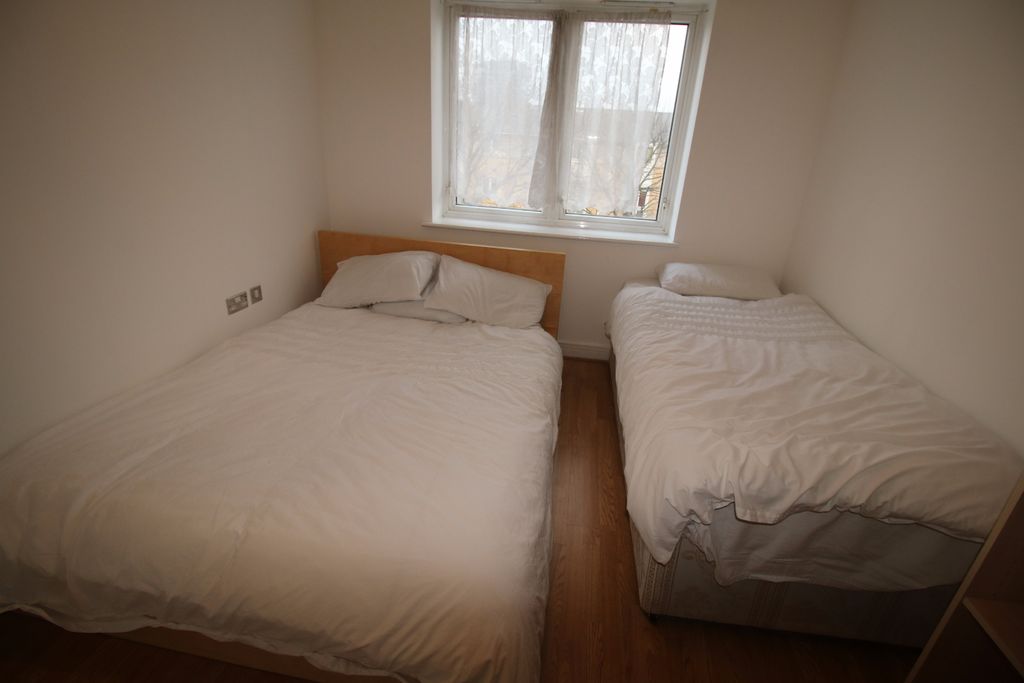 Property photo 3 of 4