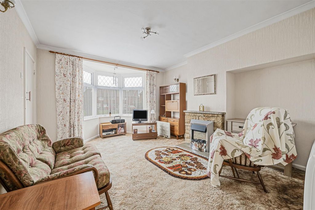 Property photo 2 of 13 15_68152.Jpg