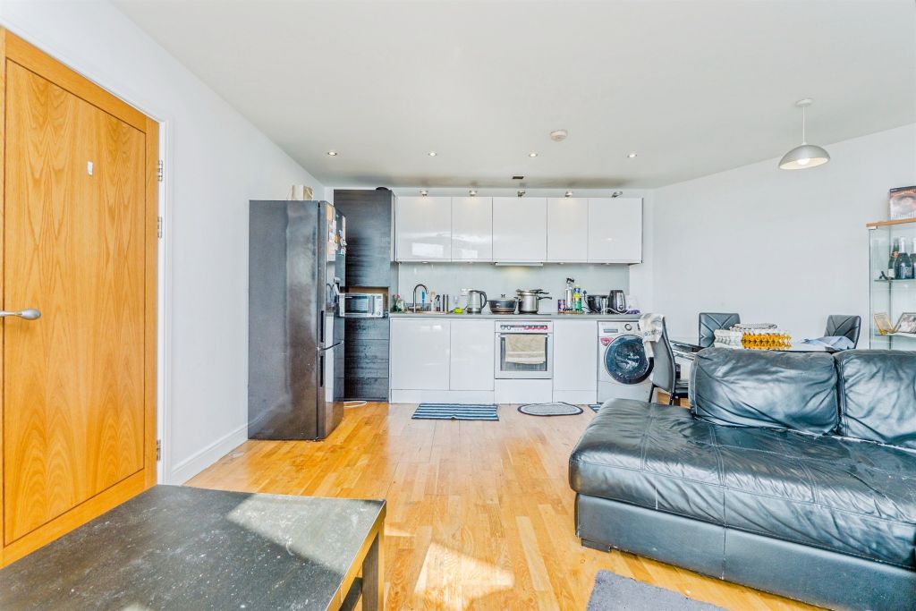 Property photo 3 of 20