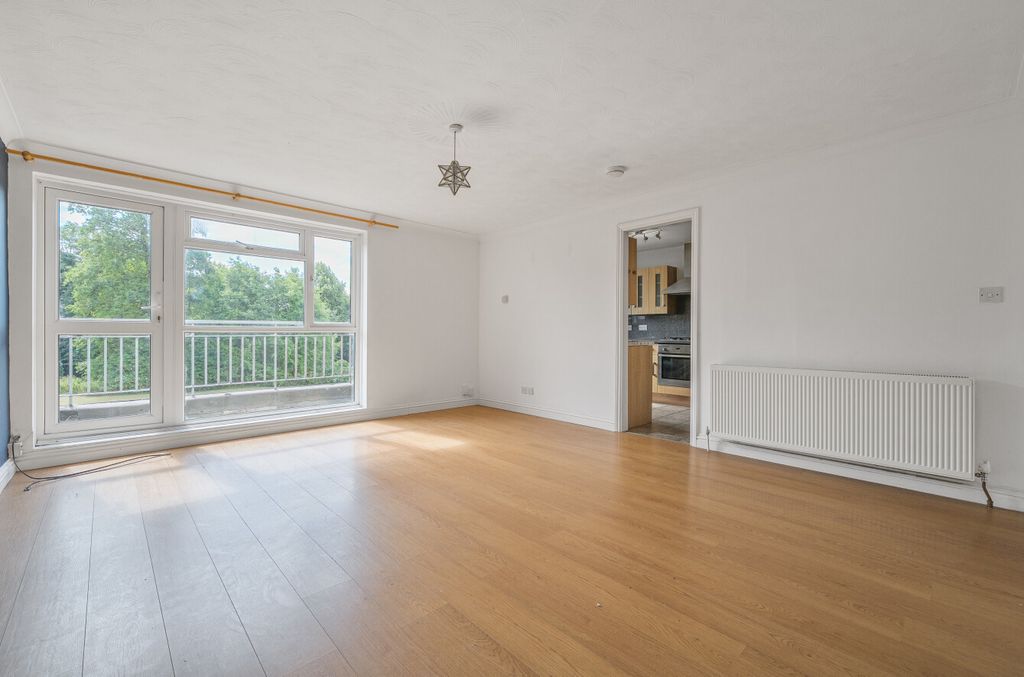 Property photo 3 of 11 1318472-25-6863B6...