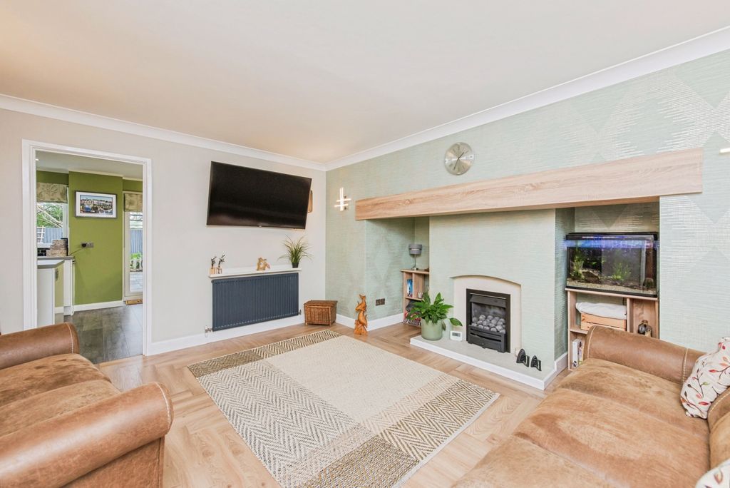 Property photo 3 of 27 Pbox-Img.Jpg