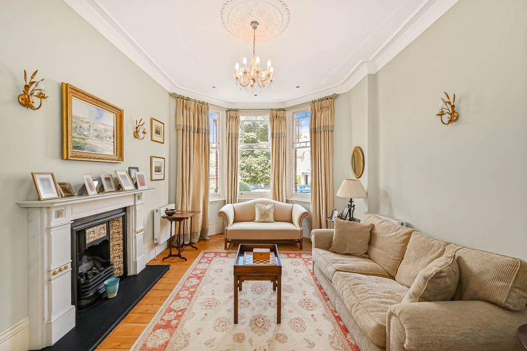 Property photo 3 of 17