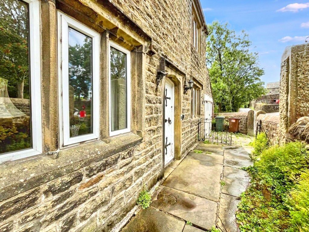 Property photo 3 of 31