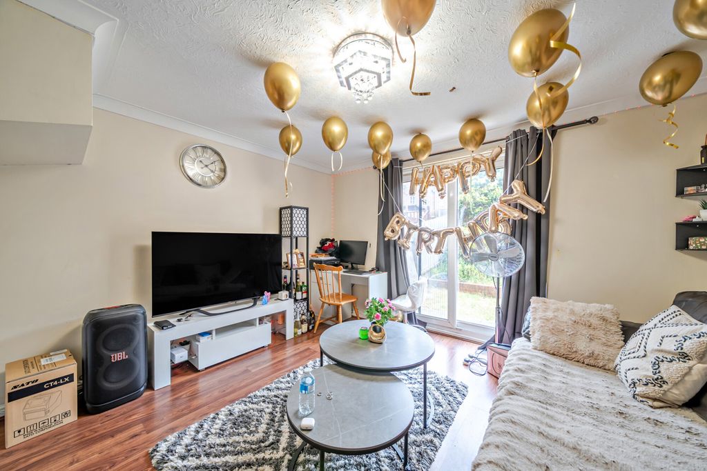 Property photo 3 of 16 1463763-14-6A0c85...