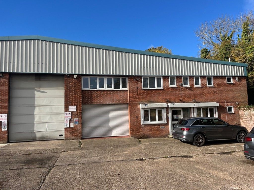 Property photo 1 of 8 Photo 7