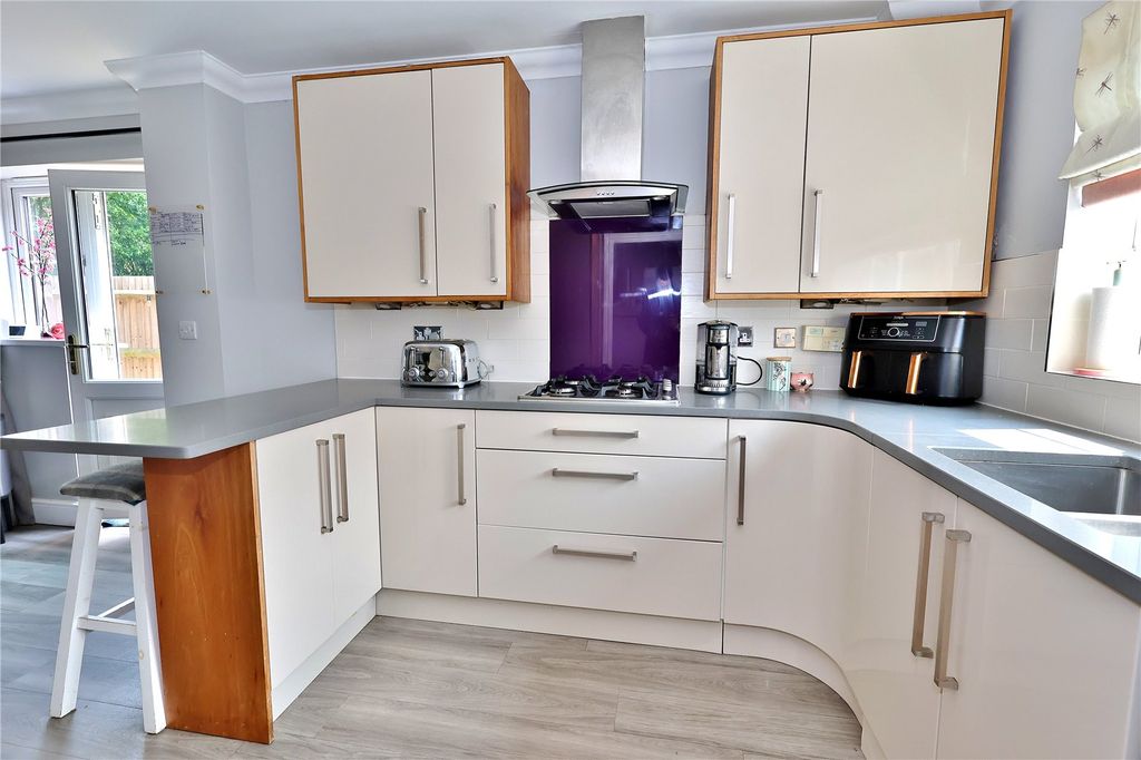 Property photo 2 of 29 Picture No. 03
