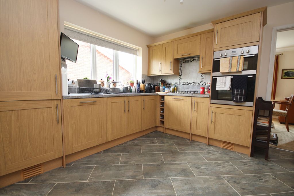 Property photo 3 of 26