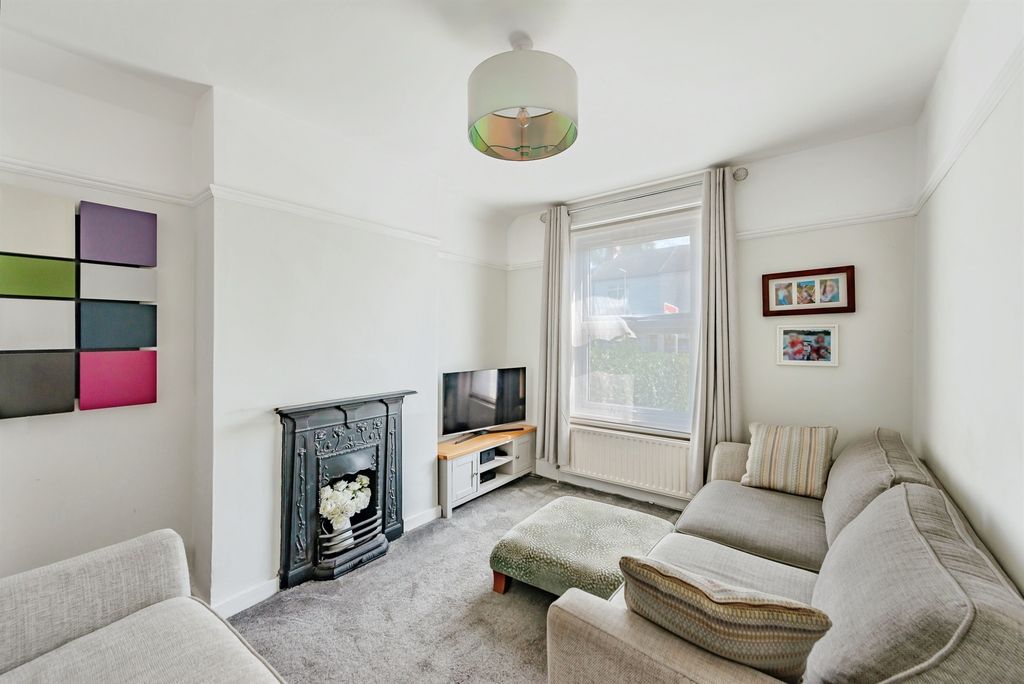 Property photo 2 of 17