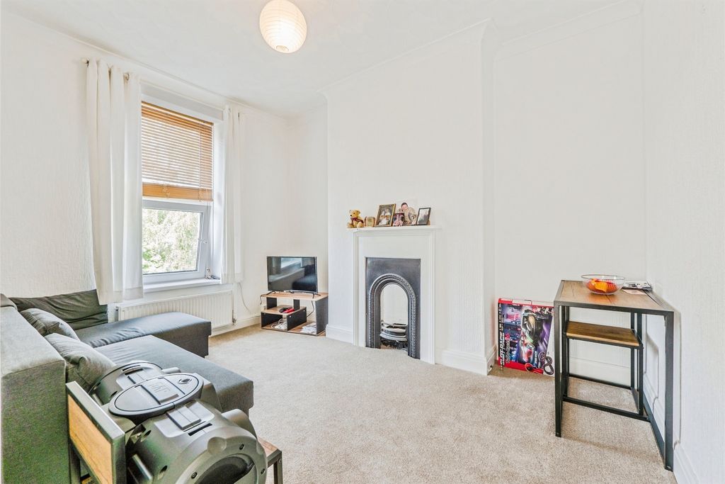 Property photo 3 of 20
