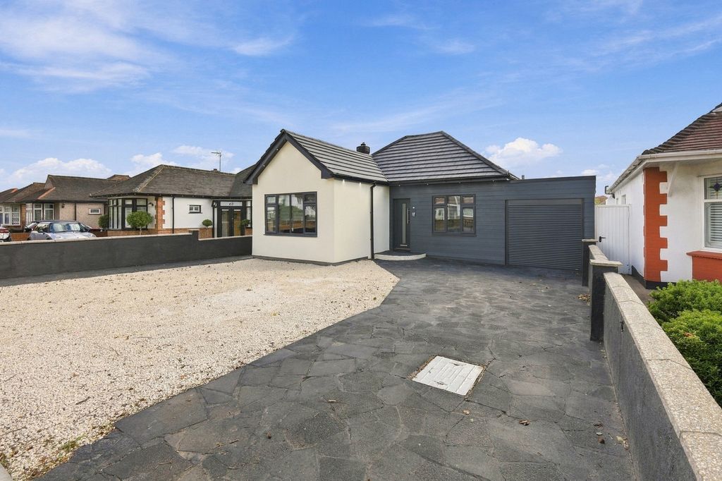 Property photo 1 of 32