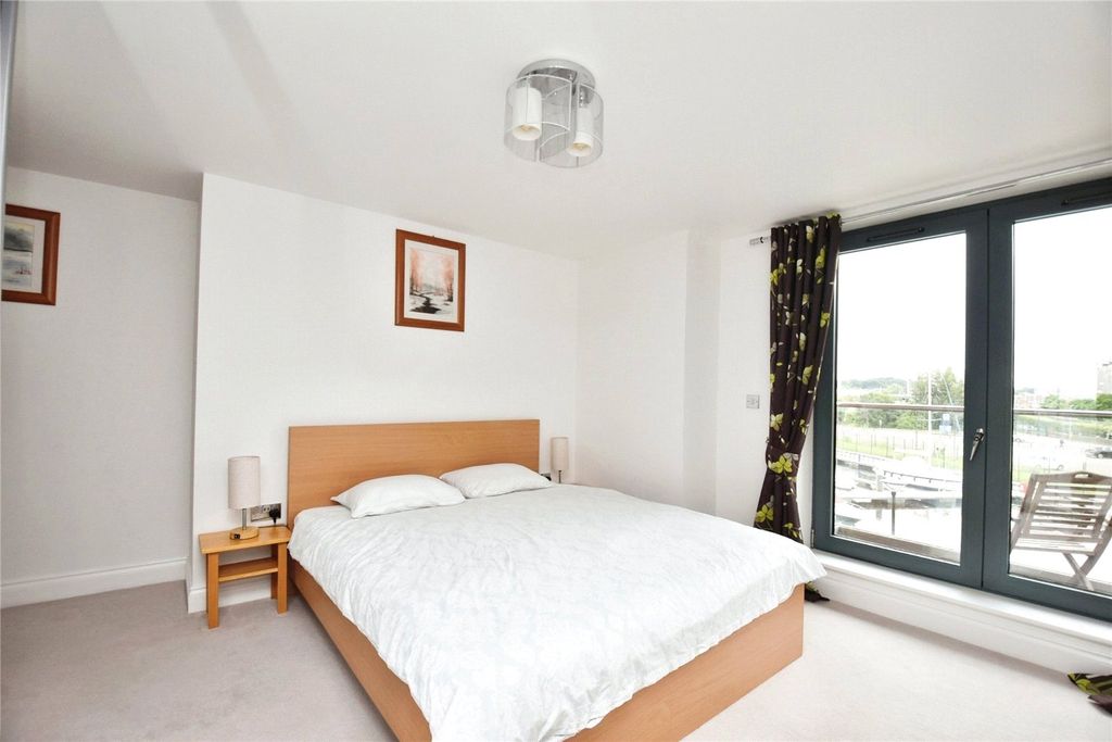 Property photo 3 of 7 Picture No. 06