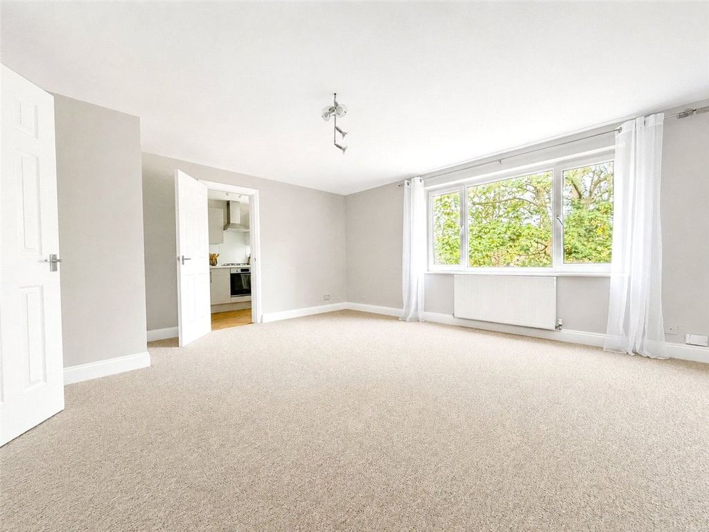 Property photo 3 of 14 Picture No. 32