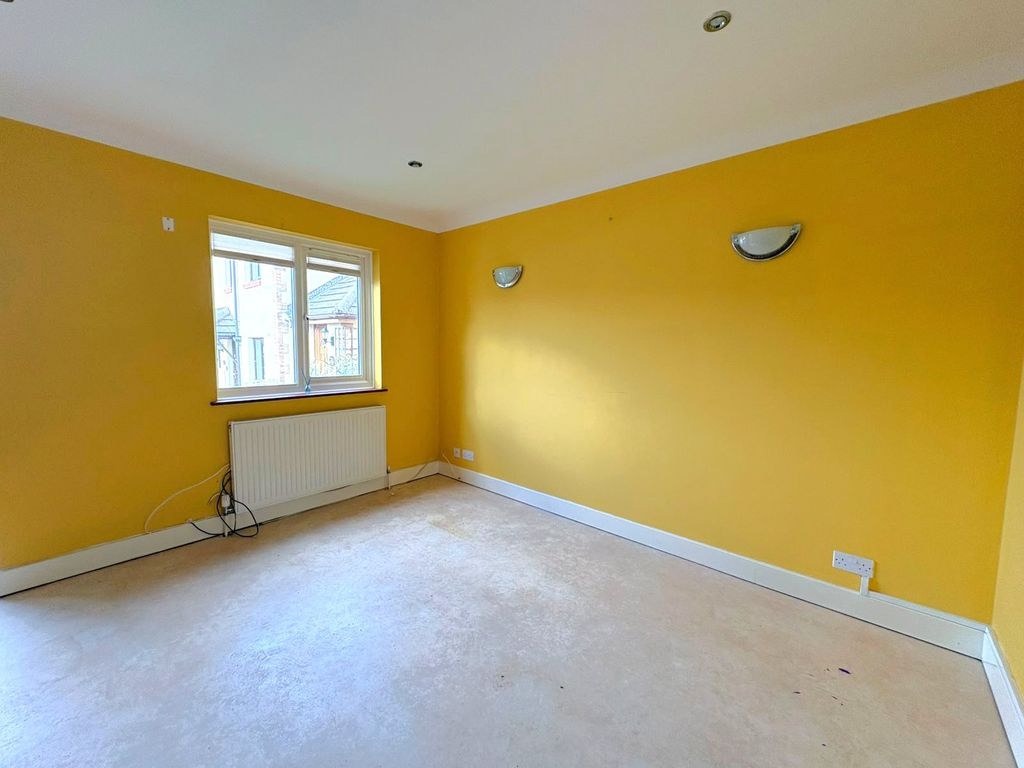 Property photo 2 of 11 Picture No. 31