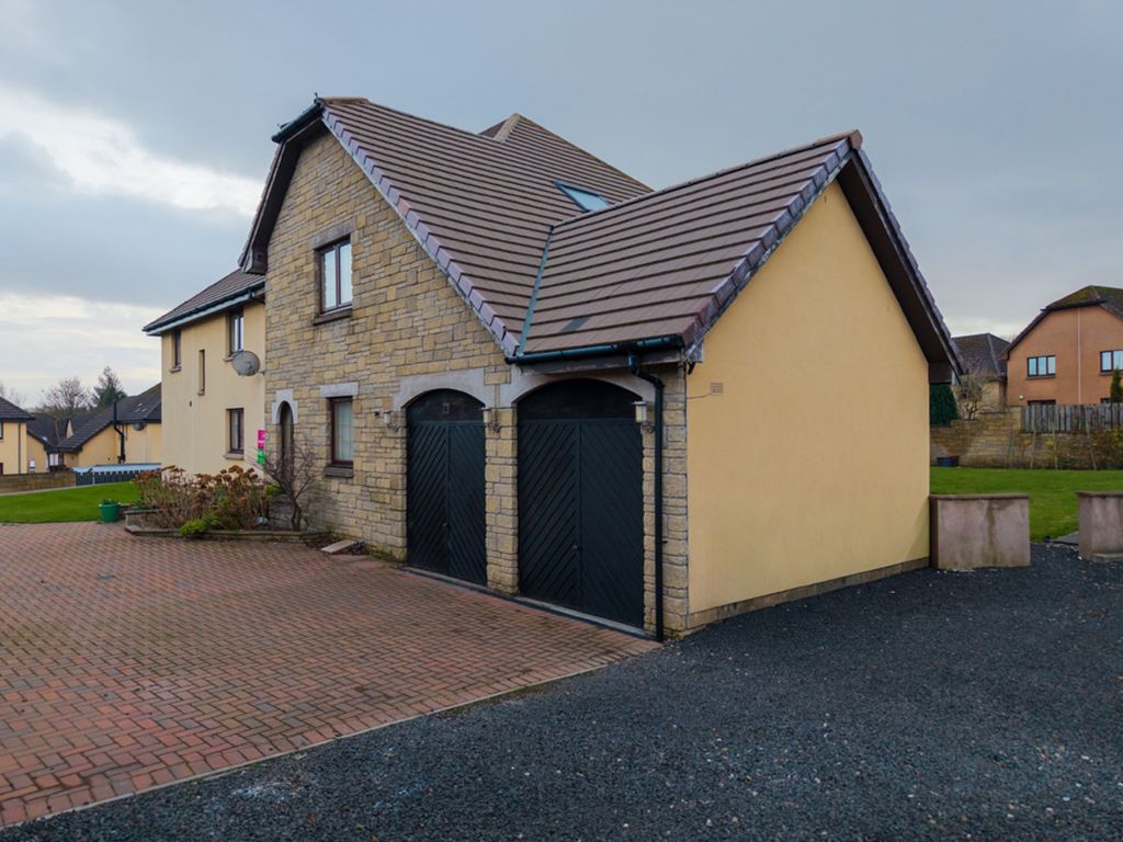 Property photo 2 of 34