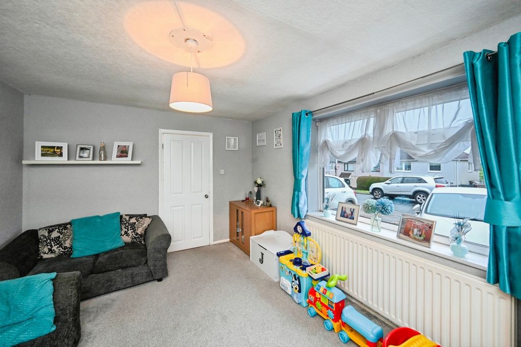 Property photo 2 of 23 Lounge