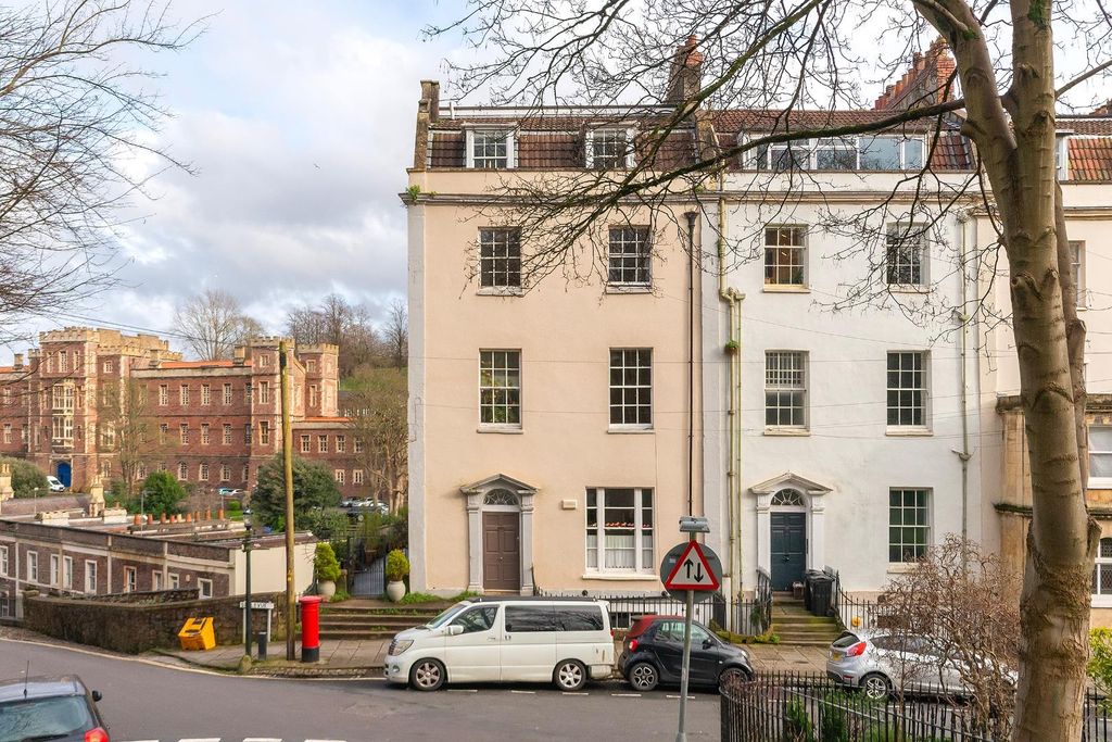 Property photo 2 of 26 F1F9Fbecn - External B.Jpg