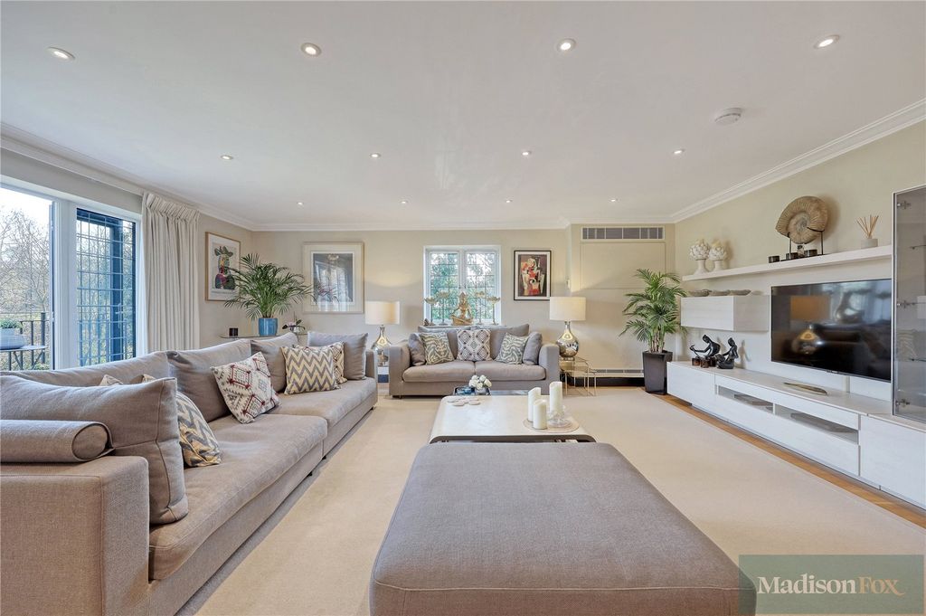 Additional image 11 of 3 bed flat for saleHigh Road, Chigwell, Essex IG7