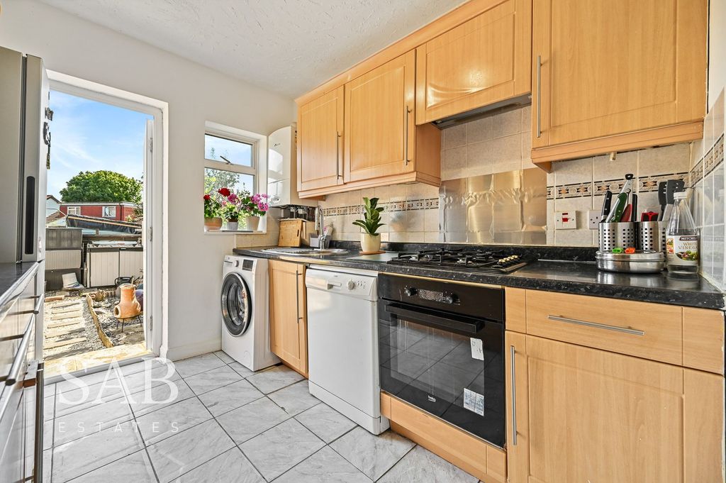 Property photo 3 of 9