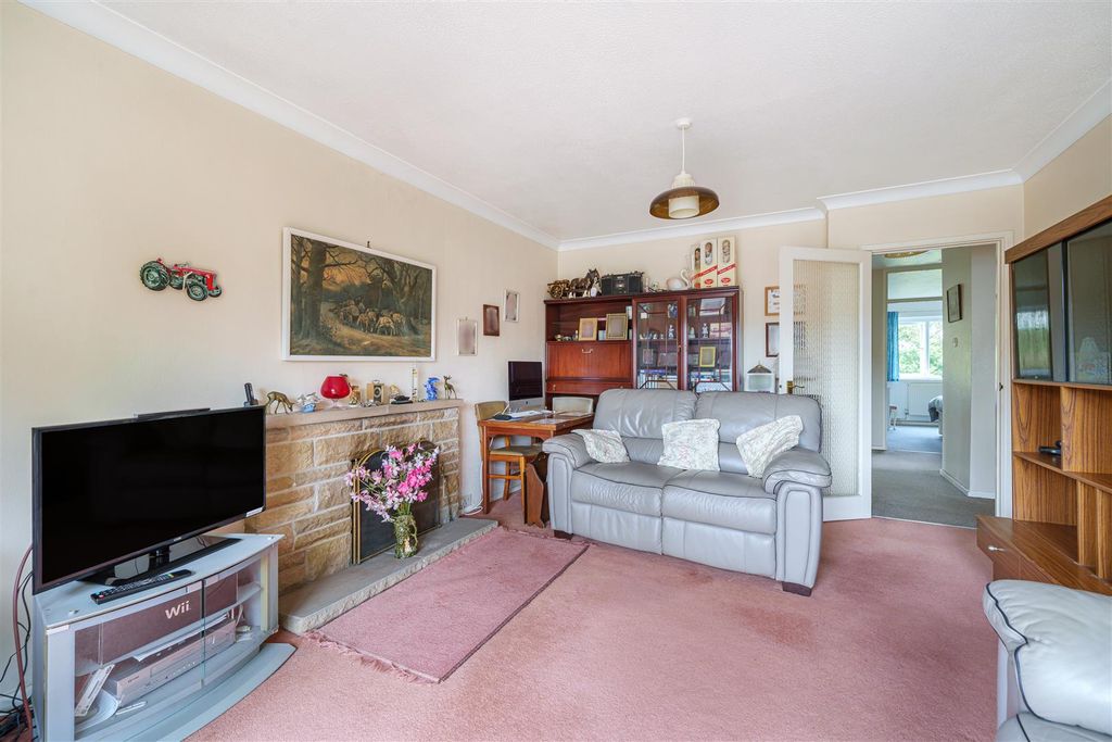 Property photo 3 of 12