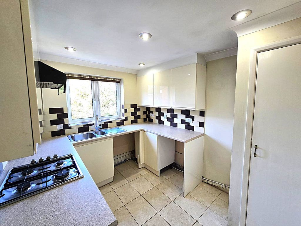 Property photo 3 of 11 Gallery