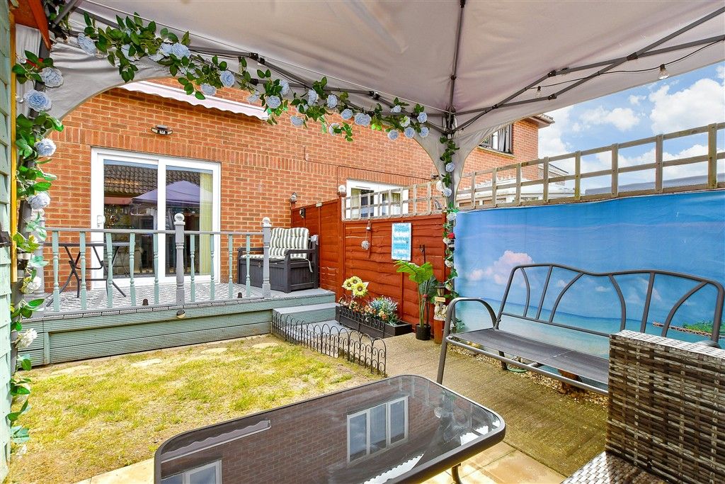 Property photo 2 of 11 External Lifestyle Photograph